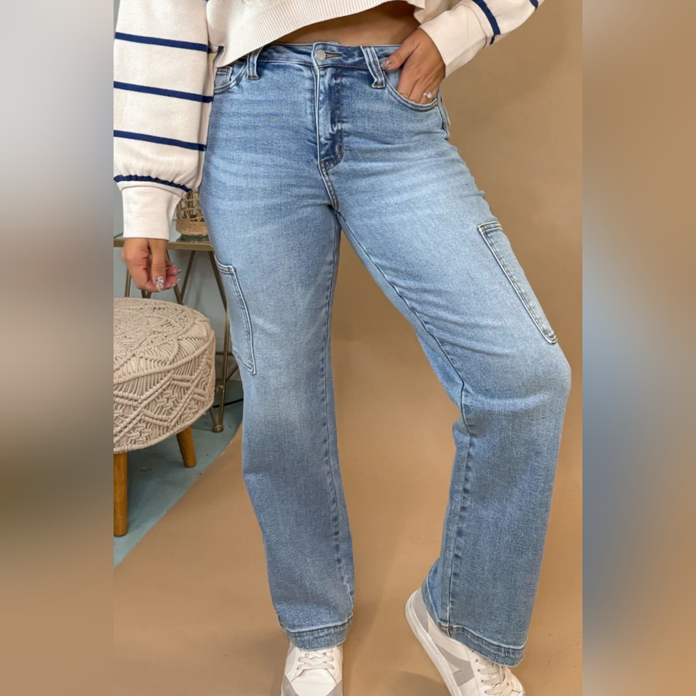 Judy Blue High Rise Light Wash Straight Wide Leg Cargo Jeans Regular Plus NEW - Picture 3 of 16